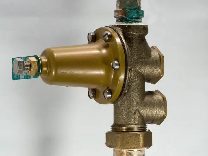 Pressure reducing valve